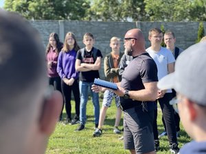 Zdjęcia przedstawiają &quot;Dzień dziecka&quot; zorganizowany przez Funkcjonariuszy Komendy Powiatowej Policji w Leżajsku oraz Wójta Gminy Leżajsk.  Zajęcia odbyły się na Strzelnicy Arizona w Przychojcu k. Leżajska