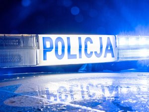 Zdjęcie przedstawią belkę na radiowozie policji.