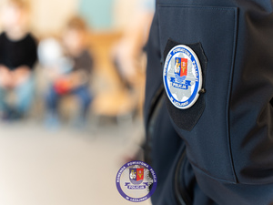 Zdjęcia przedstawiają przebieg spotkania najmłodszych żłobkowiczów z funkcjonariuszami leżajskiej komendy.